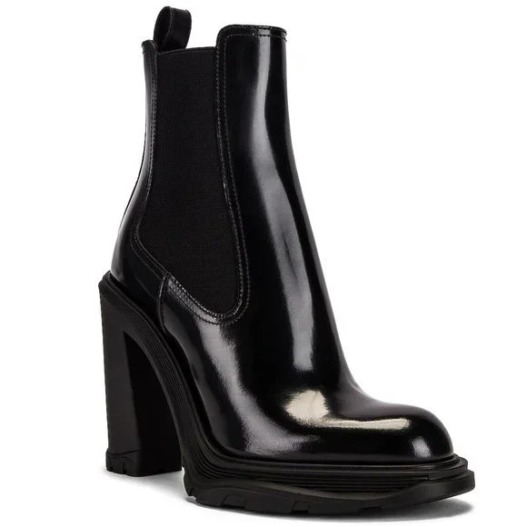 NEW Alexander McQueen Tread Slick Chelsea Leather Ankle Boots Heeled Black 5.5 - Picture 2 of 5